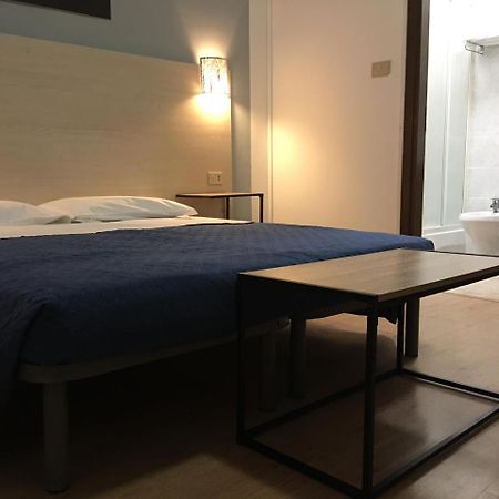 Hotel Alabarda ตรีเอสเต ภายนอก รูปภาพ