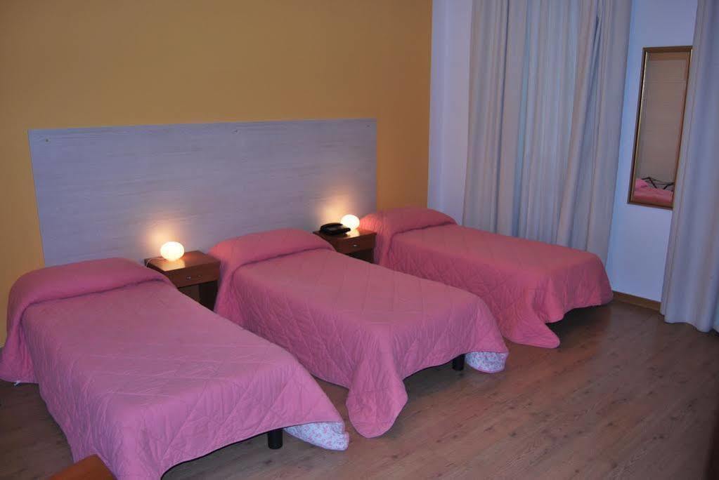 Hotel Alabarda ตรีเอสเต ภายนอก รูปภาพ