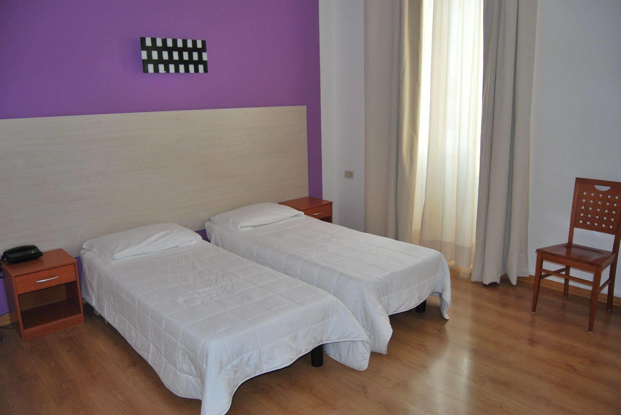 Hotel Alabarda ตรีเอสเต ห้อง รูปภาพ