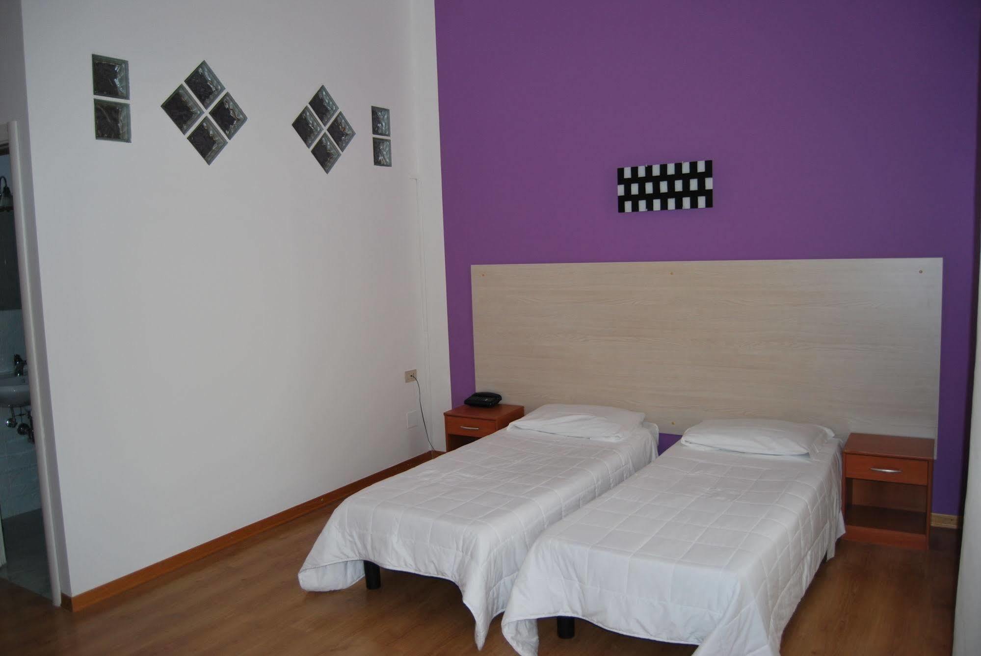 Hotel Alabarda ตรีเอสเต ภายนอก รูปภาพ